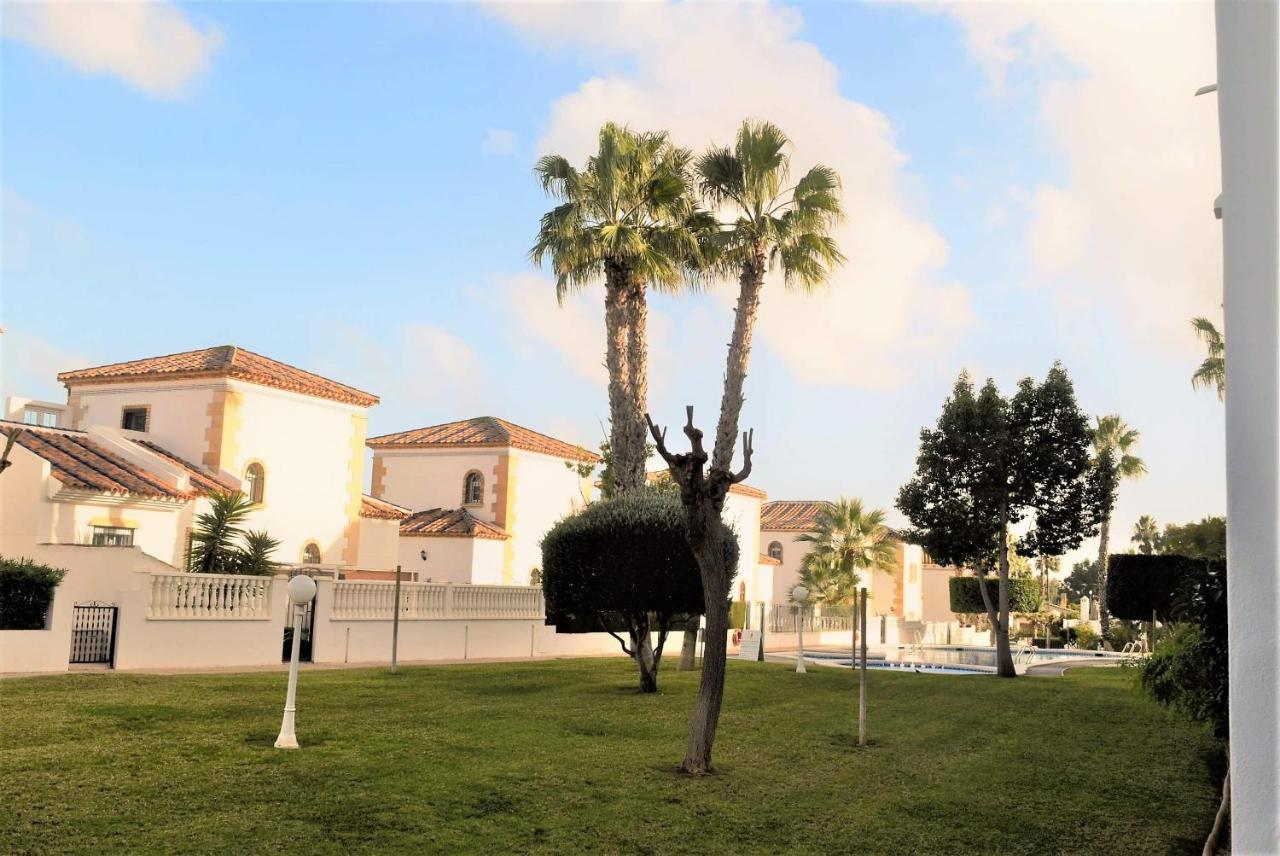 Fabulous 2 Bed 2 Bath Apartment ! Villamartin  Eksteriør billede